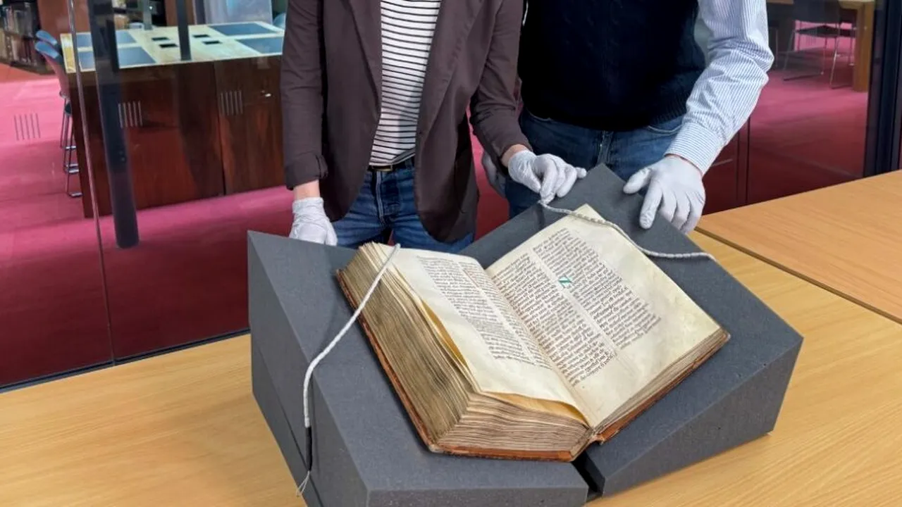 Manuscris rar descoperit la Roma: o copie de 1.200 de ani a celui mai vechi poem în limba engleză