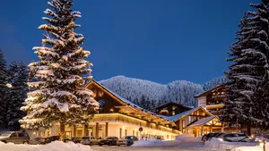 (P) Best Ski Hotel - Europa Centrală şi de Est. Teleferic Grand Hotel – Trăieşte legenda Poienei!