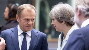 Tusk avertizează cu privire la o 