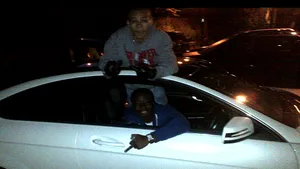 CAZ INEDIT: Au furat maşini de sute de mii de euro, dar au fost prinşi din cauza Facebook-ului - FOTO