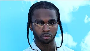 Rapperul Pop Smoke a fost împuşcat mortal în locuinţa sa din Hollywood