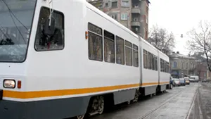 Tramvaiele liniilor 5 şi 16 îşi reiau circulaţia pe traseele de bază