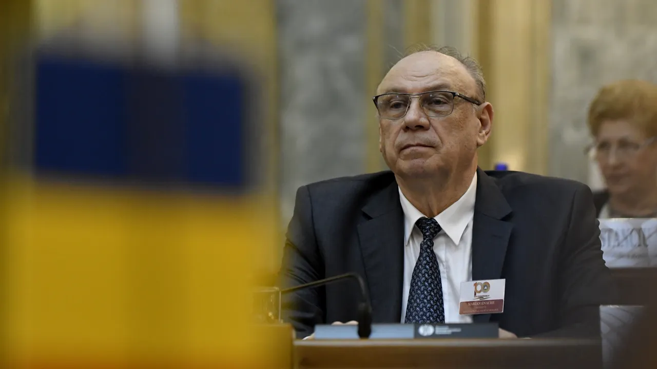 Enache, despre Şoşoacă: Declanşează scandal invocând imunitatea sa „universală”