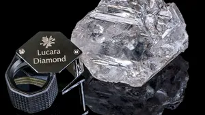 Al doilea cel mai mare diamant brut din istorie, descoperit în Botswana/ Depăşeşte mărimea unei mingi de tenis | FOTO, VIDEO
