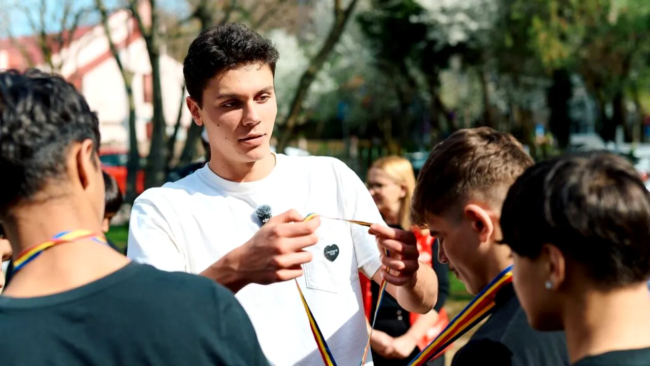 David Popovici lansează o nouă campanie de donații: „Niciun copil nu ar trebui să se simtă singur”