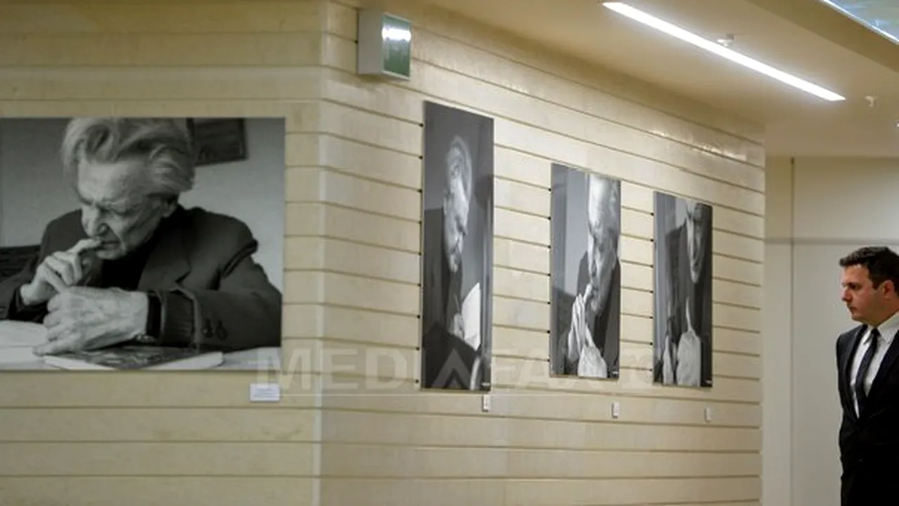 Premieră mondială: Portretele lui Emil Cioran de Rogelio Cuéllar, expuse la Biblioteca Naţională - GALERIE FOTO