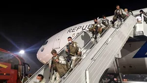 Un batalion cu militari francezi din cadrul Forţei de Răspuns a NATO a ajuns în România