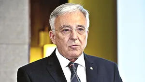 Declaraţie de avere: cât a câştigat Mugur Isărescu în 2020 din poziţia de Guvernator al BNR