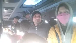 În plină epidemie de COVID-19, oamenii merg înghesuiţi cu microbuzele în Constanţa. „Am ajuns la serviciu cu ochii în lacrimi”