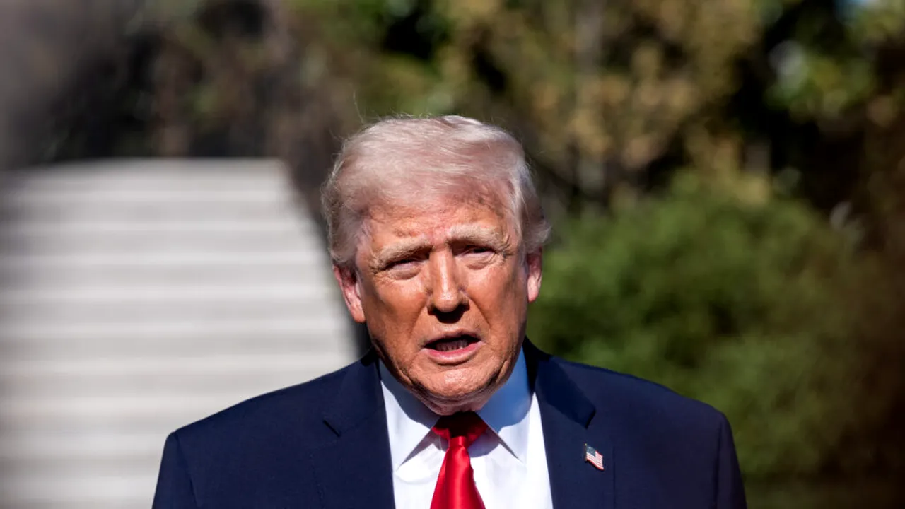 Trump avertizează că navele iraniene care se apropie de blocada navală a SUA vor fi distruse