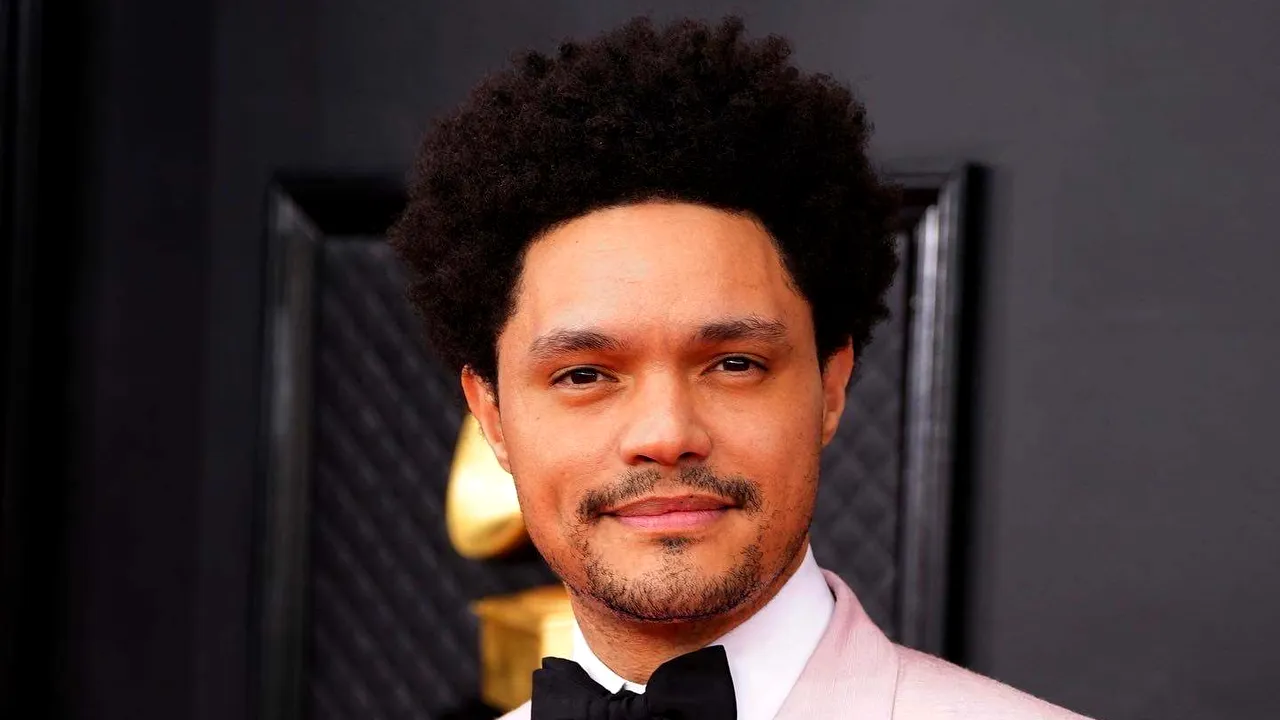 Trevor Noah anunţă că va găzdui Premiile Grammy pentru al patrulea an consecutiv