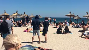 Minivacanţa de 1 Mai: Zeci de mii de tineri se află zilele acestea pe litoral. Care sunt cele mai aglomerate staţiuni | GALERIE FOTO, VIDEO