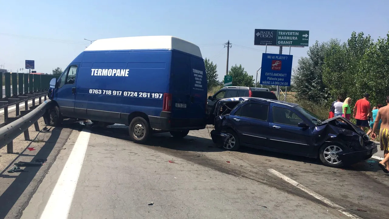 Trafic deviat pe Autostrada Soarelui din cauza unui accident în care au fost implicate patru maşini/ UPDATE: Circulaţia rutieră, reluată. Se circulă în coloană în zona kilometrului 104