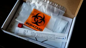 Compania Roche dezvoltă trei kituri noi de testare pentru noua tulpină Omicron 