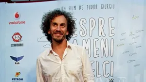 Designerul Dorin Negrău îşi prezintă colecţia 