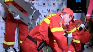 Defibrilatoare automate în Aeroportul Henri Coandă, unde săptămânal este o aterizare de urgenţă medicală - VIDEO