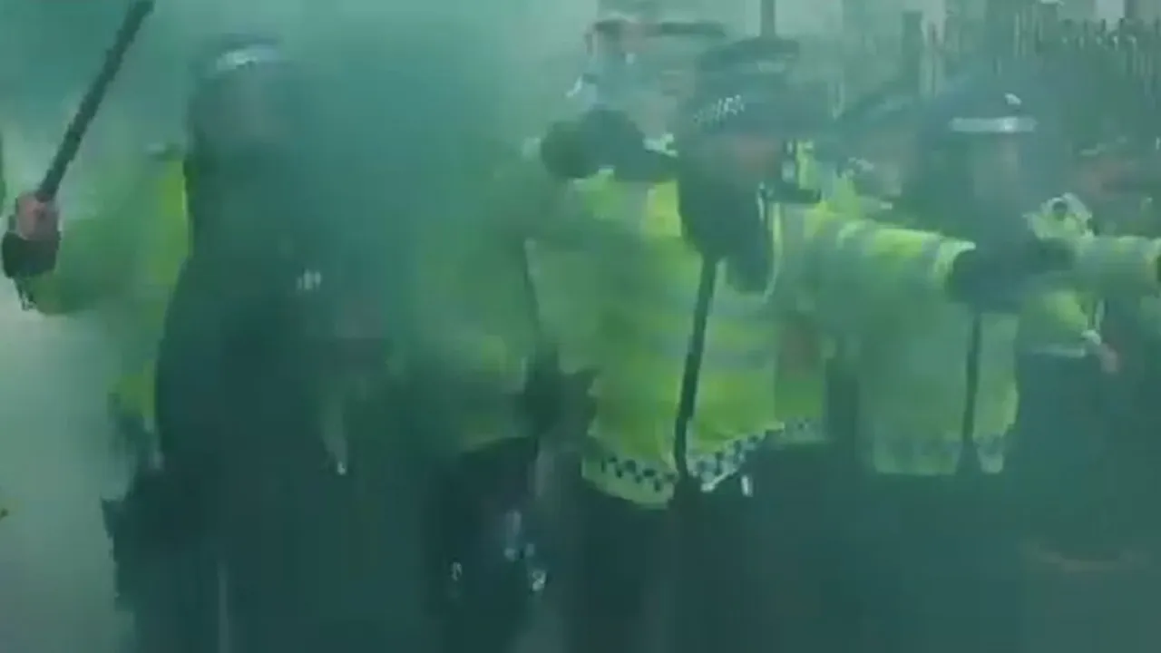 PROTESTE la Londra în urma victoriei conservatorilor, după violenţele de sâmbătă - VIDEO
