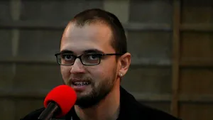 Poliţia i-a suspendat permisul de conducere lui Oreste Teodorescu. El acuză un agent de abuz în serviciu