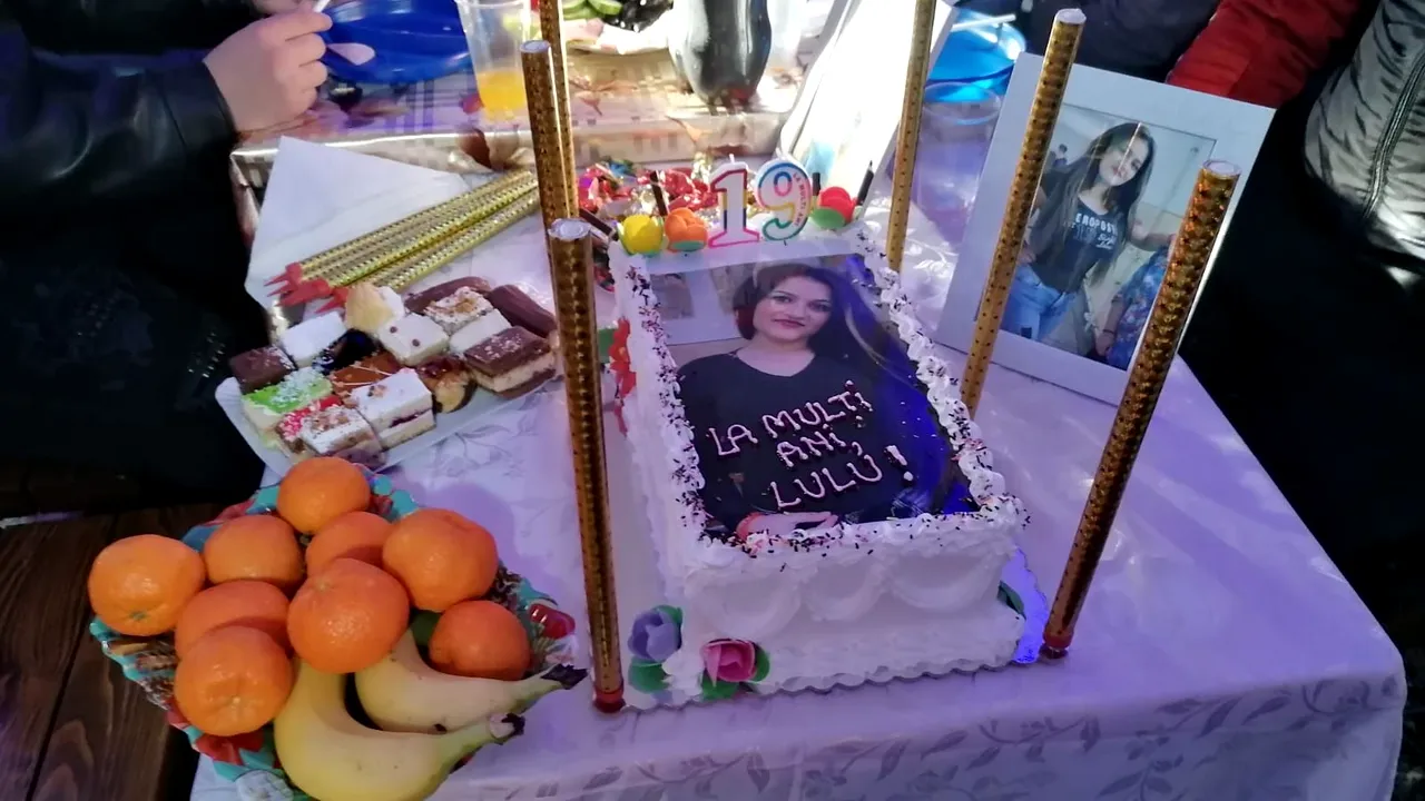 Luiza Melencu ar fi împlinit astăzi 19 ani. Cum a aniversat-o familia, împreună cu prietenii şi colegii fetei. VIDEO