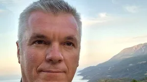 Răzvan Savaliuc: „Dacă se dovedea plagiatul, Nicolae Ciucă mai putea fi candidat la Preşedinţia României? Este ordin de zi pe unitate: nimeni nu se poate atinge de Ciucă”