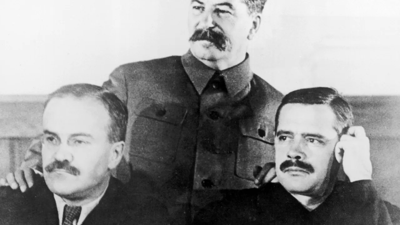 Ion Cristoiu: Molotov sau eterna victorie a mediocrităţii