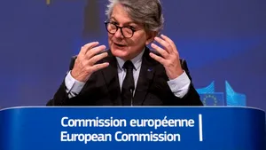 Comisia Europeană propune prelungirea sistemului de roaming fără taxe suplimentare