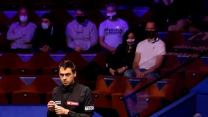 Spectatori în tribune la primul meci a lui Ronnie O'Sullivan la Campionatul Mondial de Snooker 2021