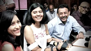 Miracol medical: Mâinile unei tinere s-au transformat cu totul după o operaţie de transplant