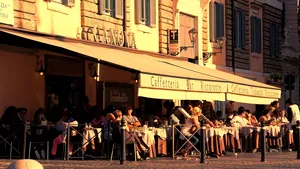 Romanians are eating out less often, and the average bill has fallen by 13%