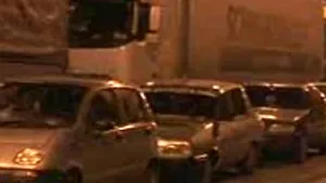 Cozi de maşini pe trei kilometri, la Vama Porţile de Fier I