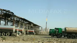 Principala rafinărie de petrol din Irak, luată cu asalt de combatanţi jihadişti