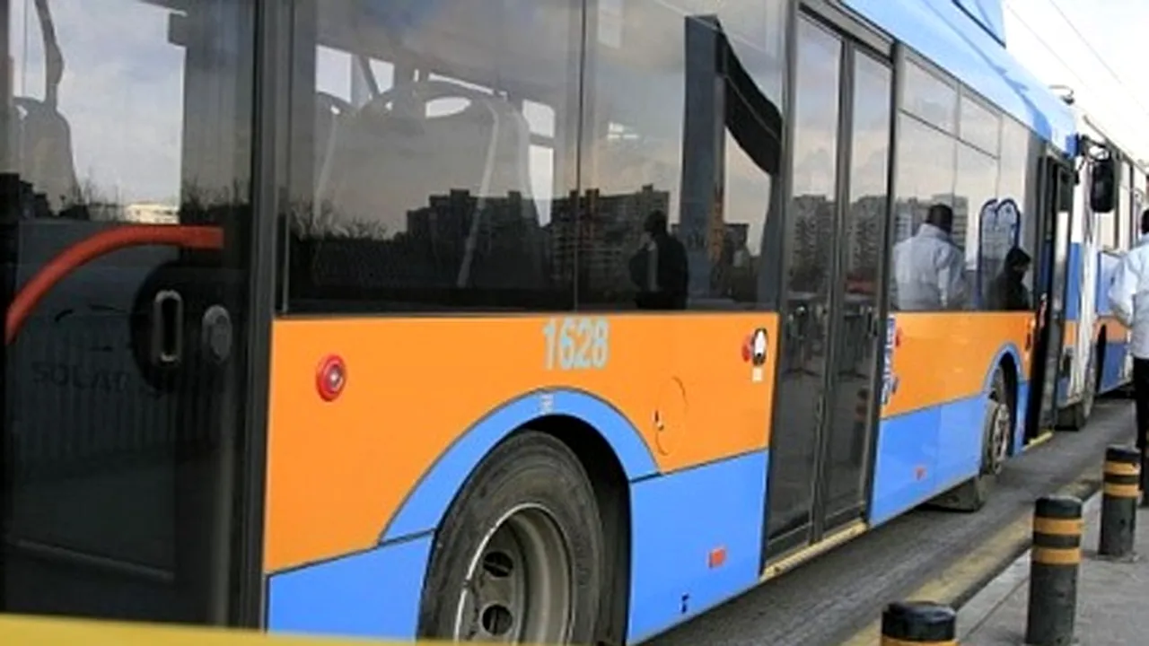 Un şofer de troleibuz s-a sinucis în faţa pasagerilor stupefiaţi, la Sofia