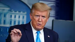 Trump recunoaşte că redeschiderea economiei ar putea duce la pierderea de vieţi omeneşti