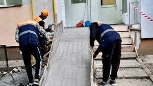 (P) Infrastructură 5 amenajează rampe de acces pentru persoanele cu dizabilități
