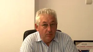 Directorul de la Protecţia Copilului Vaslui şi-a lansat o carte copiind de pe site-ul Descopera.ro