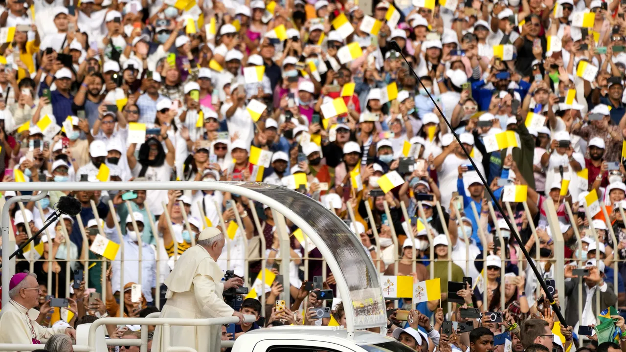 Slujbă emoţionantă a Papei Francisc în Bahrain: Este un miracol