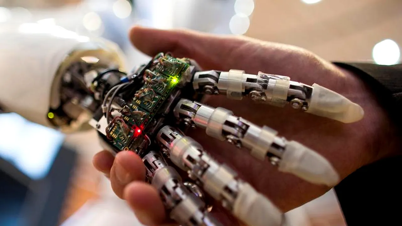 Un altfel de război. Guvernul american limitează exportul de software pentru inteligenţă artificială