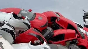 Sute de maşini electrice aruncate la groapa de gunoi. Cum a dat greş „iPhone-ul industriei auto”


