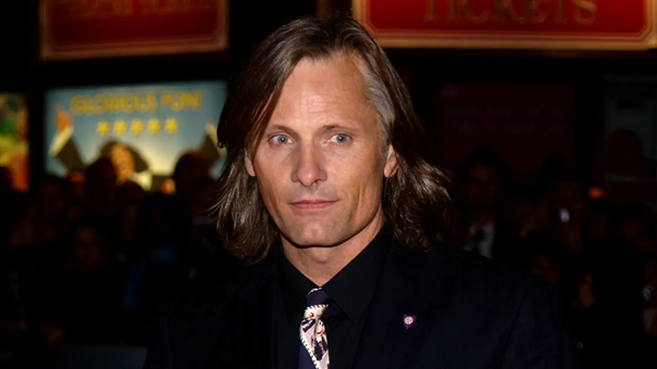Viggo Mortensen, în rolul lui Sigmund Freud, într-un film regizat de David Cronenberg