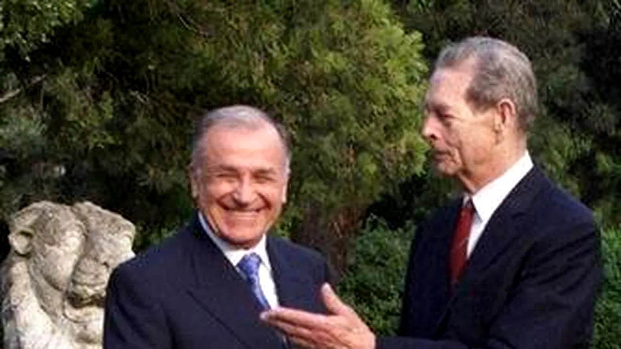 Duminică, 20 mai 2001 / 11:09:00 - Reconciliere istorică - Preşedintele Iliescu şi Regele Mihai I s-au întâlnit la Palatul Cotroceni