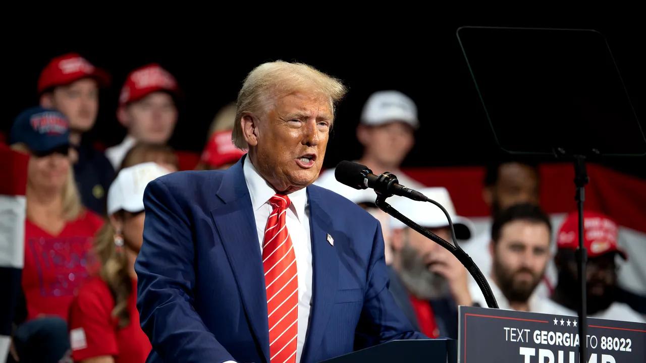 Donald Trump, pus în dificultate: Ce virtuţi vede la rivala sa, Kamala Harris