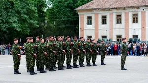 Peste 4.000 de tineri i-au vizitat pe militarii din Cetatea Aradului de ziua lor - GALRIE FOTO 