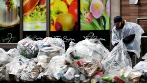 Coronavirusul accentuează criză ecologică. Poluarea cu deşeuri din plastic înfloreşte