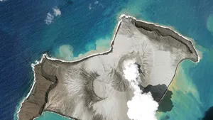 Zboruri trimise pentru a evalua pagubele din Tonga după erupţia vulcanică