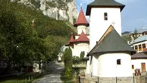 Trei profesori predau unui singur elev, într-un loc pitoresc din România. În 2014, aici s-a înregistrat o singură căsătorie, iar anul trecut niciuna