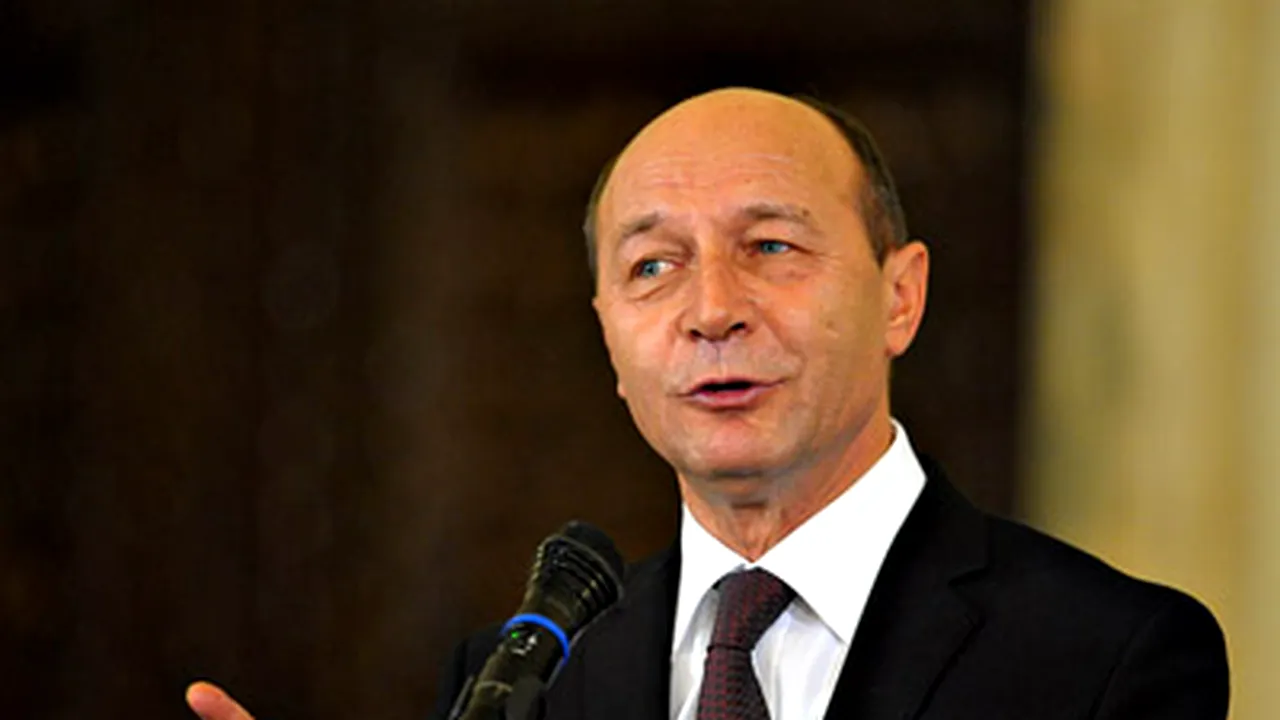 Băsescu a cerut miniştrilor să fie solidari în decizii