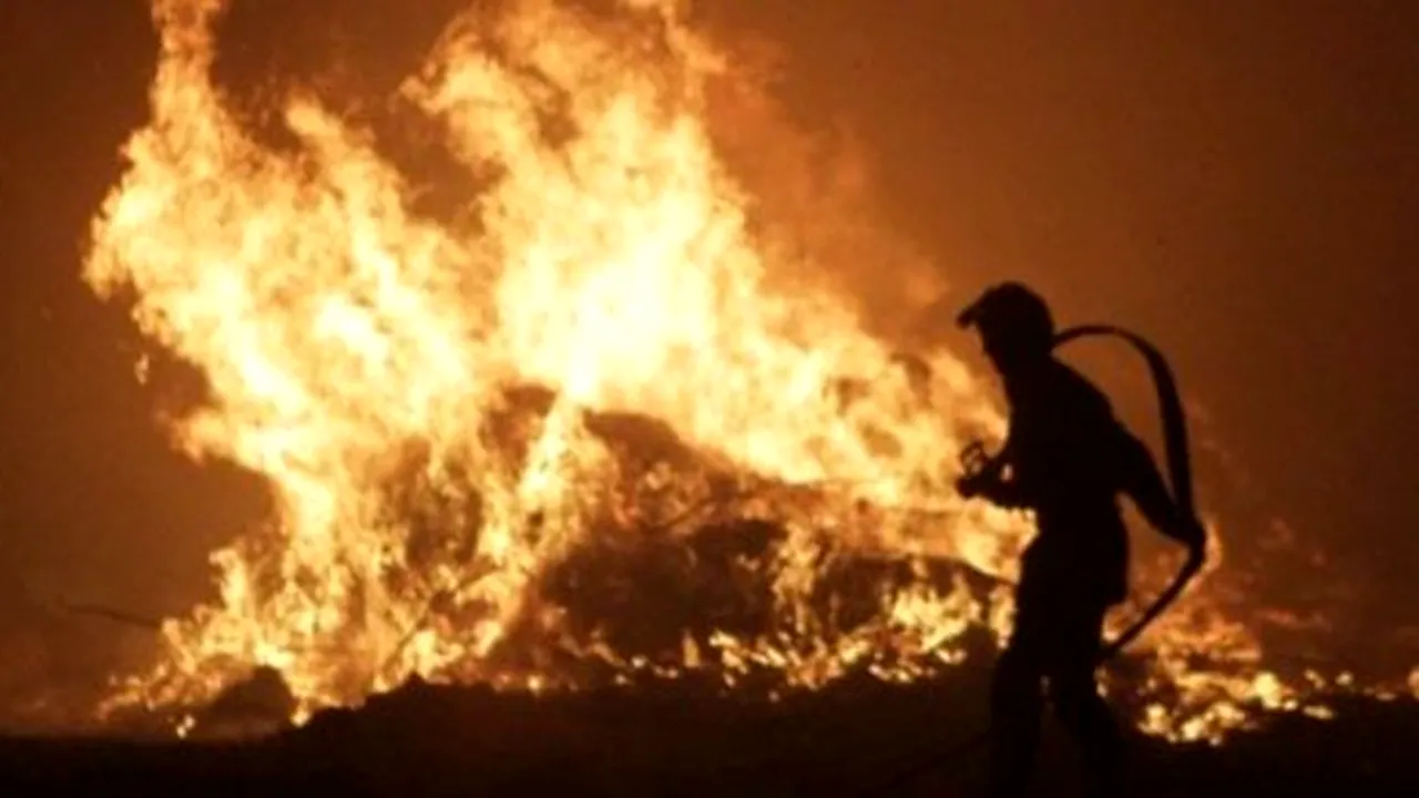 INCENDII de proporţii în Corsica: Cel puţin 2.000 de hectare de vegetaţie, distruse şi 1.000 de persoane evacuate