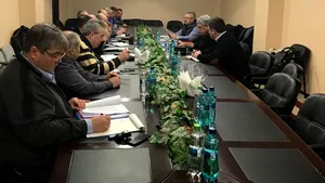 Tudose, a doua zi de discuţii cu liderii sindicatelor din Apărare, după ce vineri s-au reunit la Bran / Întâlnirile, despre relansarea şi dezvoltarea industriei de apărare