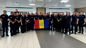 Pompierii români trimişi în Franţa se întorc acasă