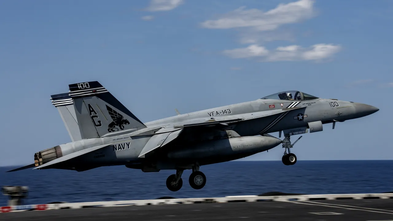 Rusia interceptează o aeronavă a marinei americane deasupra Mării Mediterane. Este al doilea incident în patru zile